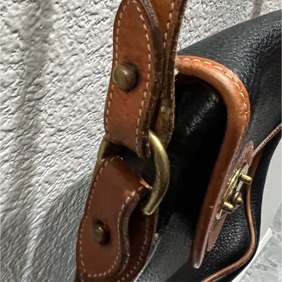 Vintage 1970s Dooney & Bourke Cavalry Spectator Leather Bucket Crossbody Bag - Picture 7 of 16